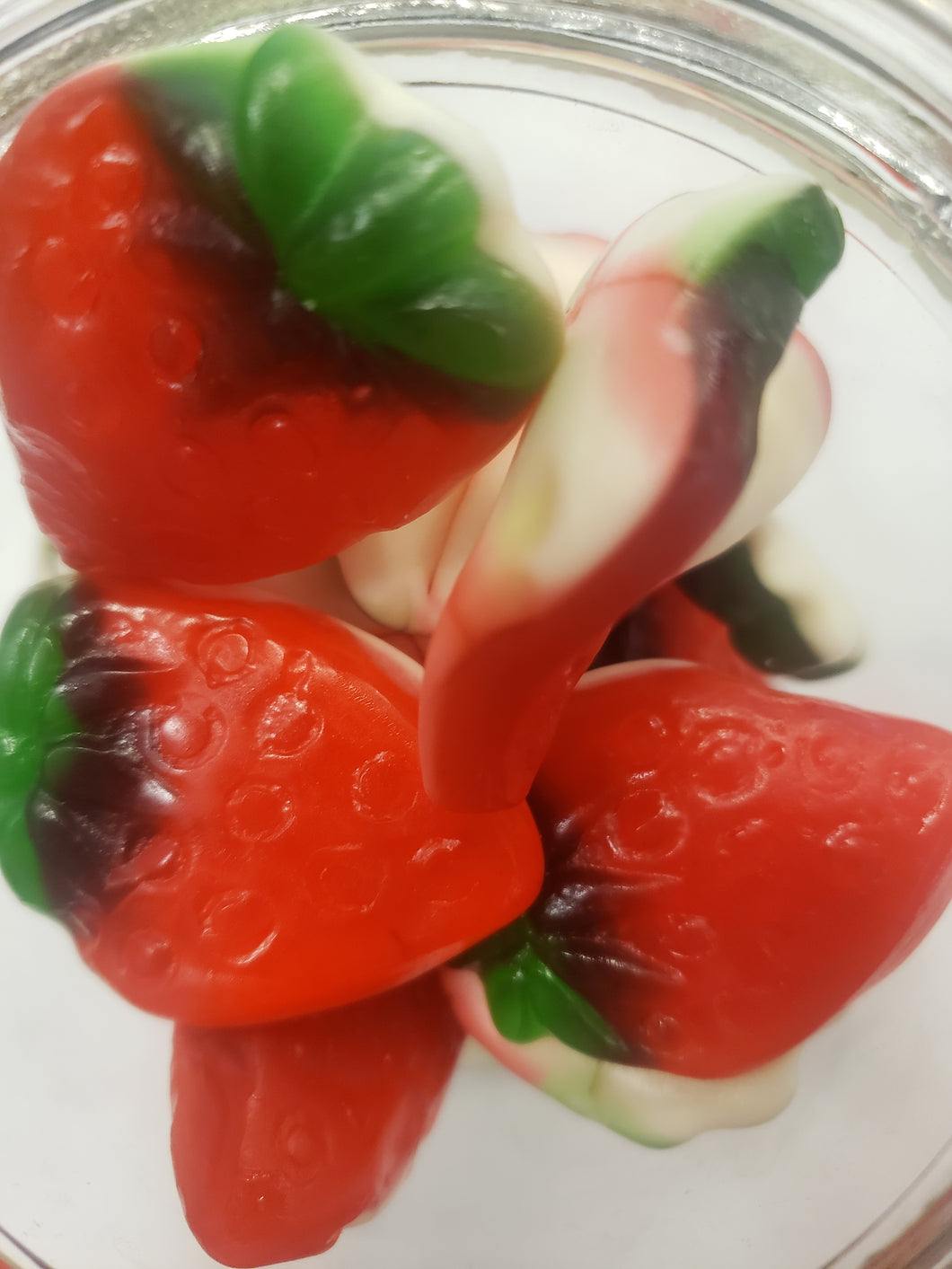 Gummi Strawberries with Cream